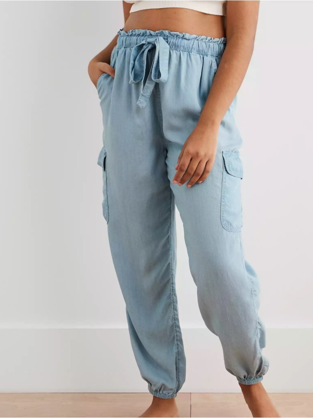 Aerie Light Wash Blue Chambray Cargo Jogger Pants Elastic Drawstring Waist Soft